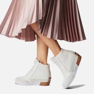 Women’s Sorel Out N About Wedge Bootie Leather Sea Salt/Gum 2